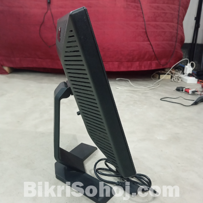 17inc ডেল মনিটর। মাত্র 2500 টাকা,